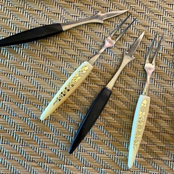Mid Century Cocktail / Hors d'oeuvre Fork Set - Picture 2 of 5